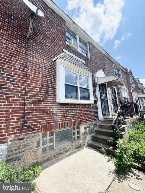 property at 1213 Hale St
