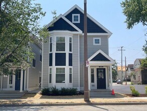 1707 W State St in Milwaukee, WI - Building Photo - Building Photo