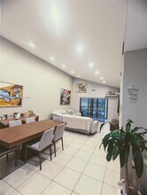 679 Racquet Club Rd in Weston, FL - Building Photo - Building Photo