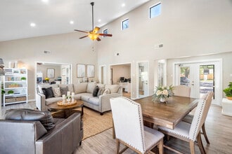 The Place At Green Trails in Katy, TX - Foto de edificio - Building Photo