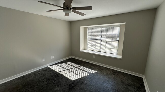 property at 2 W Mistybreeze Cir