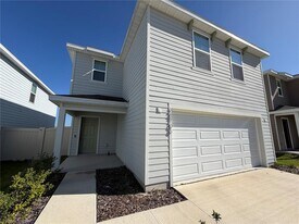 24706 NW 11th Pl in Newberry, FL - Building Photo