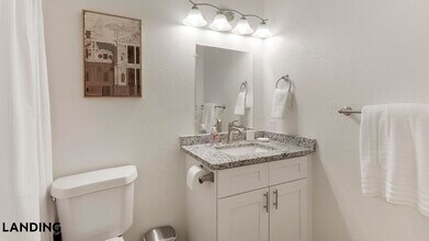 1225 E Pleasant Run Rd, Unit 2108 in Desoto, TX - Foto de edificio - Building Photo