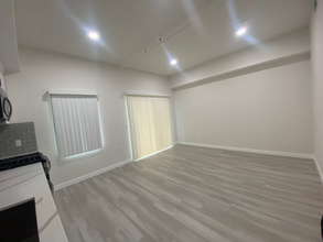 2341 Ulric St in San Diego, CA - Foto de edificio - Building Photo