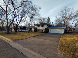 2163 Randy Ave in White Bear Lake, MN - Building Photo