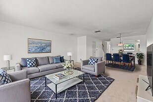 1464 NW 97th Terrace, Unit 285 in Pembroke Pines, FL - Building Photo