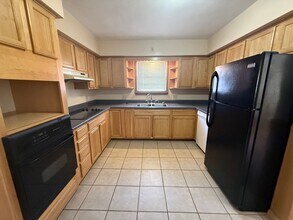 1943 E Glenco St in Springfield, MO - Building Photo - Building Photo