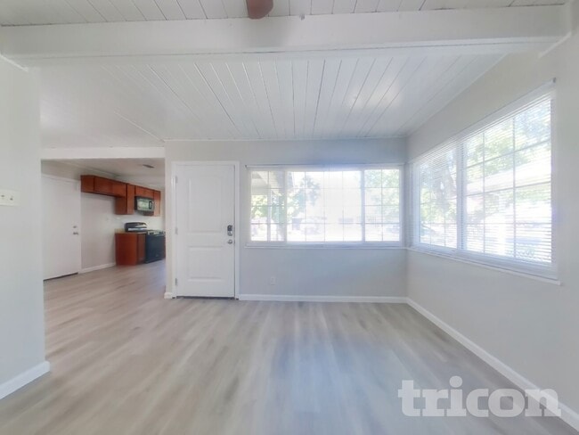 1475 Knights Row in Yuba City, CA - Building Photo - Building Photo