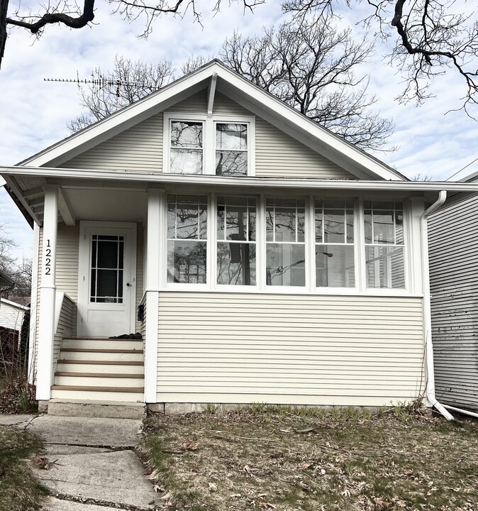 1222 North Ave in Waukegan, IL - Building Photo