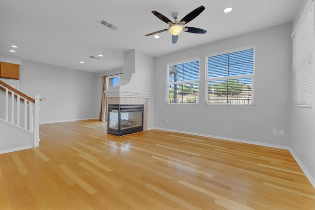 1423 Caminito Garibay in Chula Vista, CA - Foto de edificio - Building Photo