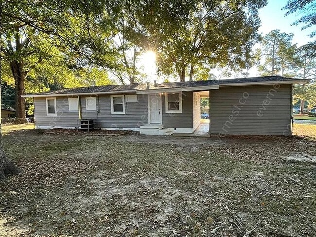 4207 Azalea Dr in Jackson, MS - Foto de edificio - Building Photo