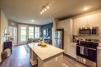 The Robert Apartments in Madison, AL - Foto de edificio - Building Photo