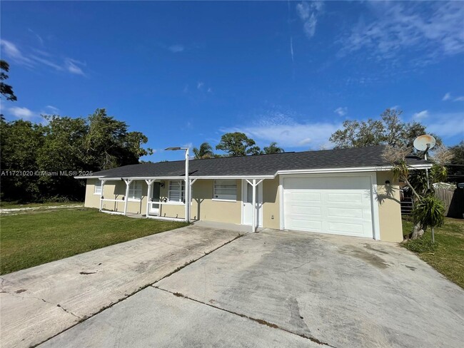 8206 Winter Garden Pkwy in Fort Pierce, FL - Building Photo - Building Photo