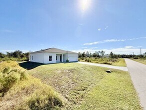 462 Omen St in Punta Gorda, FL - Building Photo - Building Photo