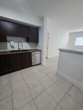 3670 N 56th Ave in Hollywood, FL - Building Photo - Building Photo