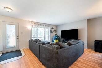 1051 Biencourt Rue in Laval, QC - Building Photo - Building Photo