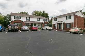 Golf View Apartments in Clarksville, TN - Foto de edificio - Building Photo