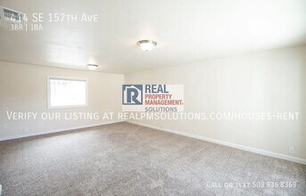 414 SE 157th Ave in Portland, OR - Building Photo - Building Photo