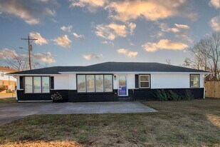 1111 Westchester Dr, Unit 6B in Nashville, TN - Building Photo