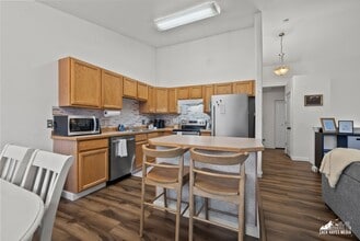 5619 E 43rd Ave in Anchorage, AK - Building Photo - Building Photo