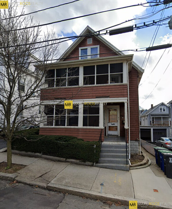 12 Upland Rd, Unit 1 in Somerville, MA - Foto de edificio