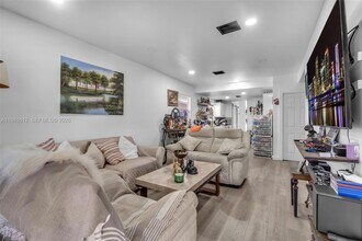 3055 NW 23rd Ave in Miami, FL - Building Photo - Building Photo