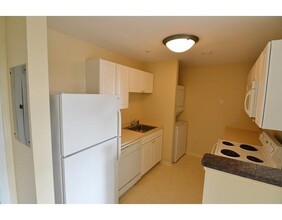 76 Peterborough St in Boston, MA - Foto de edificio - Building Photo