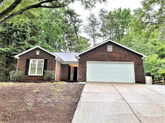7355 Captain Neal Ln in Charlotte, NC - Building Photo - Building Photo