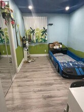 9 Holbeach Rd in Toronto, ON - Building Photo - Building Photo