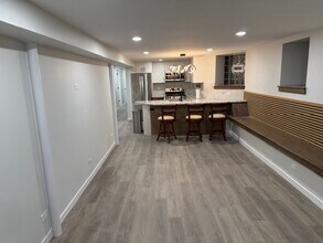 2750 W Wilcox St, Unit G in Chicago, IL - Building Photo - Building Photo