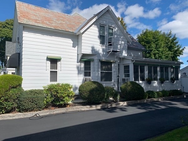 120 2nd St in Leominster, MA - Building Photo
