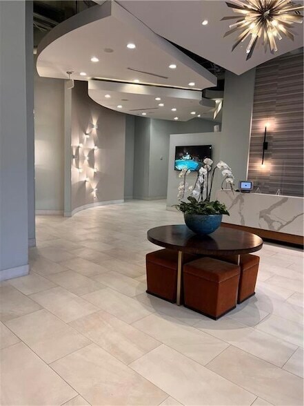 250 Pharr Rd NE, Unit 2104 in Atlanta, GA - Foto de edificio