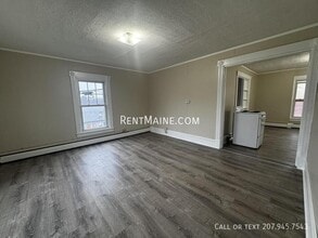 26 Waterville Rd, Unit 2 in Skowhegan, ME - Building Photo - Building Photo