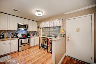 88 Arrowood Rd in Englishtown, NJ - Building Photo - Building Photo