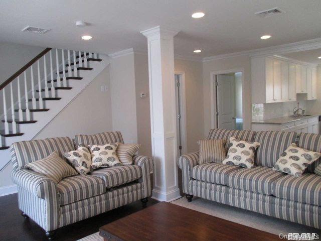 76 Oregon St in Long Beach, NY - Building Photo