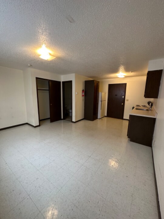 320 Oak Ave N-Unit -106 in Thief River Falls, MN - Building Photo