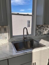 233 21st St, Unit 2 in Irvington, NJ - Foto de edificio - Building Photo