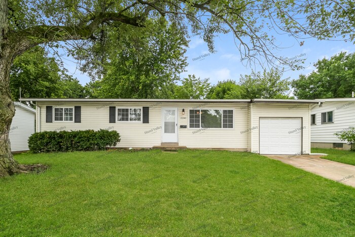 2280 Pheasant Dr in Florissant, MO - Building Photo
