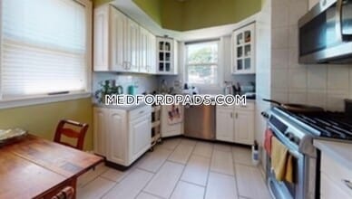 44 George St-Unit -2 in Medford, MA - Building Photo - Building Photo