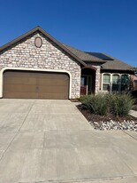 3891 Duncan Ave in Clovis, CA - Building Photo