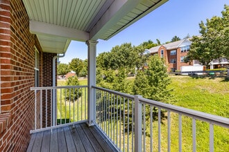 Parkside Estates in Canonsburg, PA - Building Photo - Interior Photo