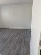 2550 NE 182nd St in North Miami Beach, FL - Building Photo - Building Photo