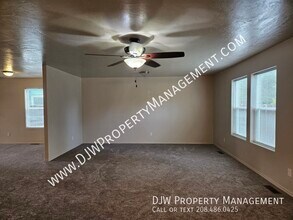 4110 W Meadowpine St in Meridian, ID - Building Photo - Building Photo