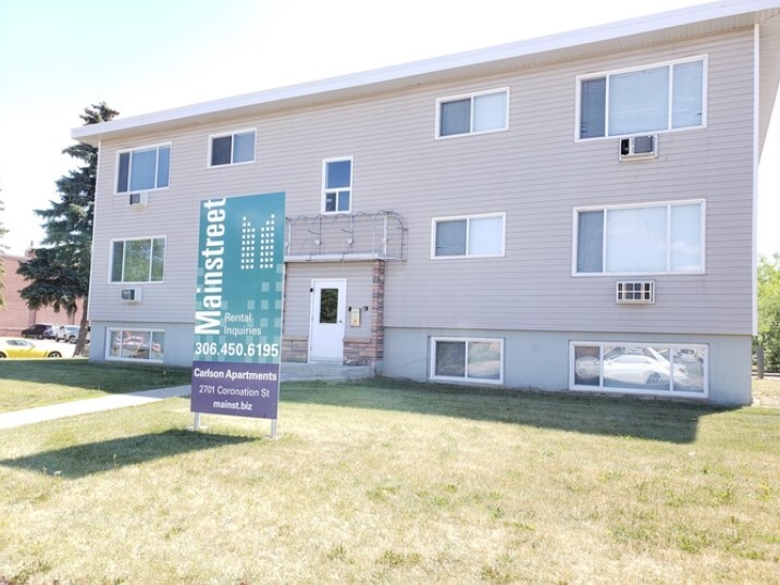 Carlson Apartments in Regina, SK - Building Photo