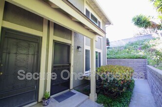 491 Serento Cir in Thousand Oaks, CA - Building Photo - Building Photo