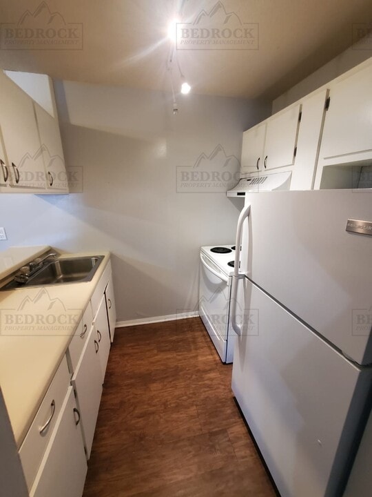 4010 Bob Wallace Ave in Huntsville, AL - Building Photo
