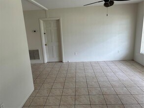 65 Lake Shore Dr in Palm Harbor, FL - Building Photo - Building Photo