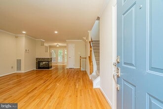 1275 Quaker Hill Dr in Alexandria, VA - Building Photo - Building Photo