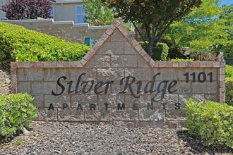 Silver Ridge Senior Apartments in Roseville, CA - Foto de edificio - Building Photo