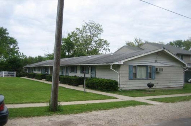 52-60 Elm St in Carpentersville, IL - Foto de edificio - Building Photo